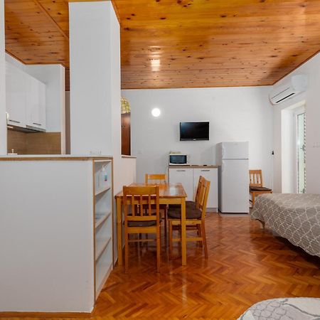 Apartments And Rooms Spiro Mimice Εξωτερικό φωτογραφία