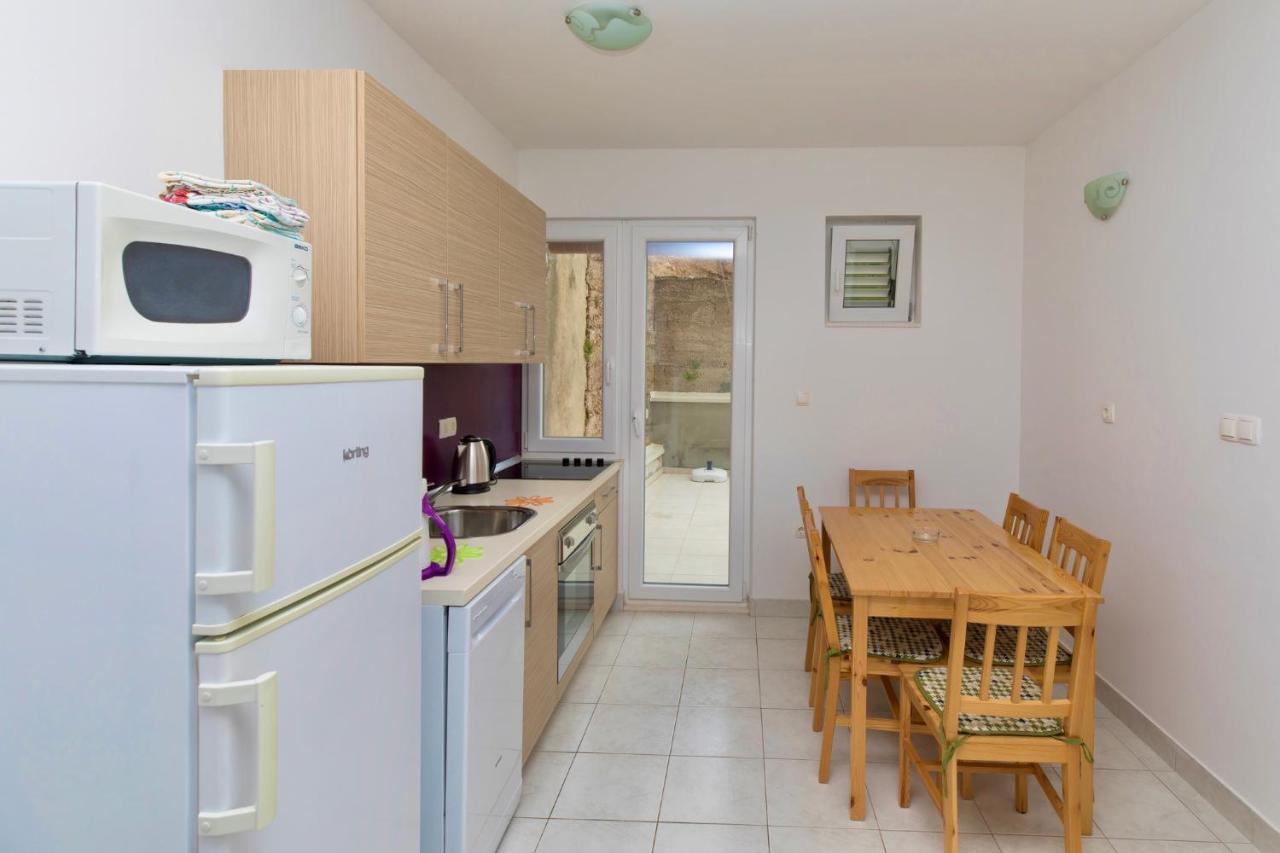 Apartments And Rooms Spiro Mimice Εξωτερικό φωτογραφία