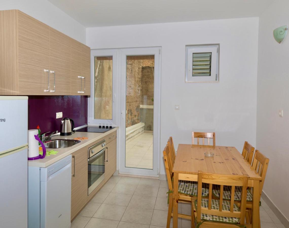 Apartments And Rooms Spiro Mimice Εξωτερικό φωτογραφία