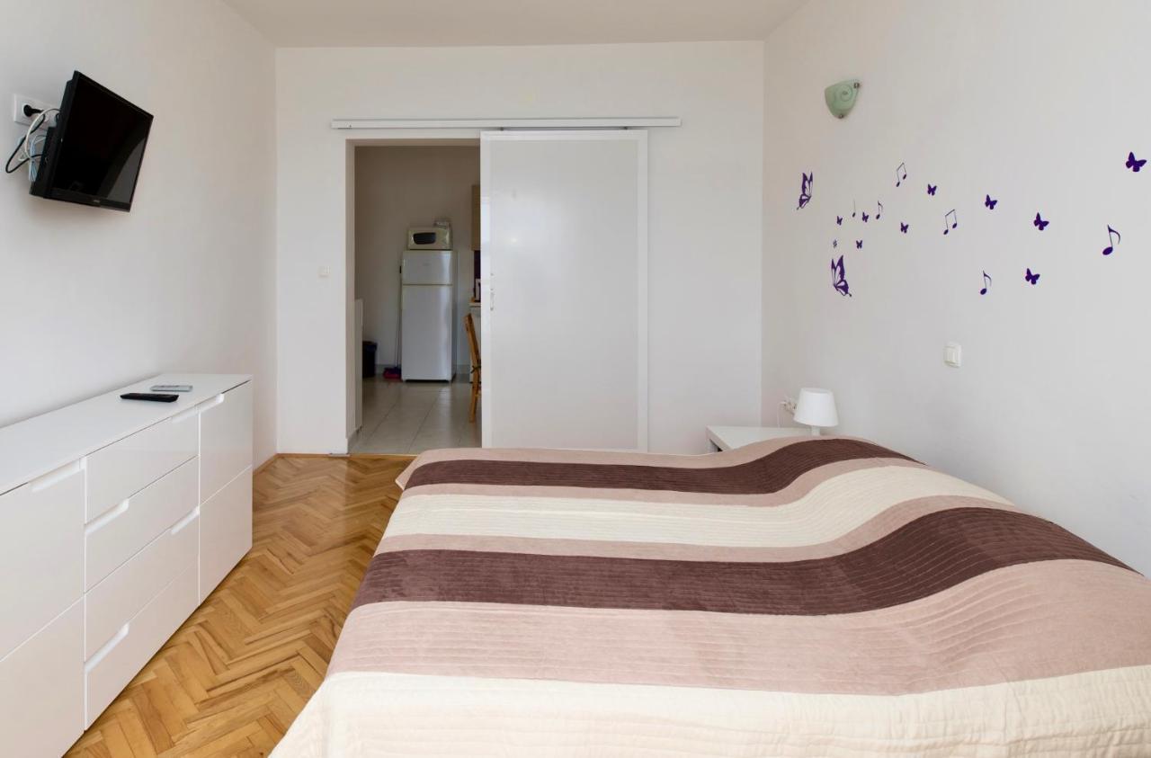 Apartments And Rooms Spiro Mimice Εξωτερικό φωτογραφία
